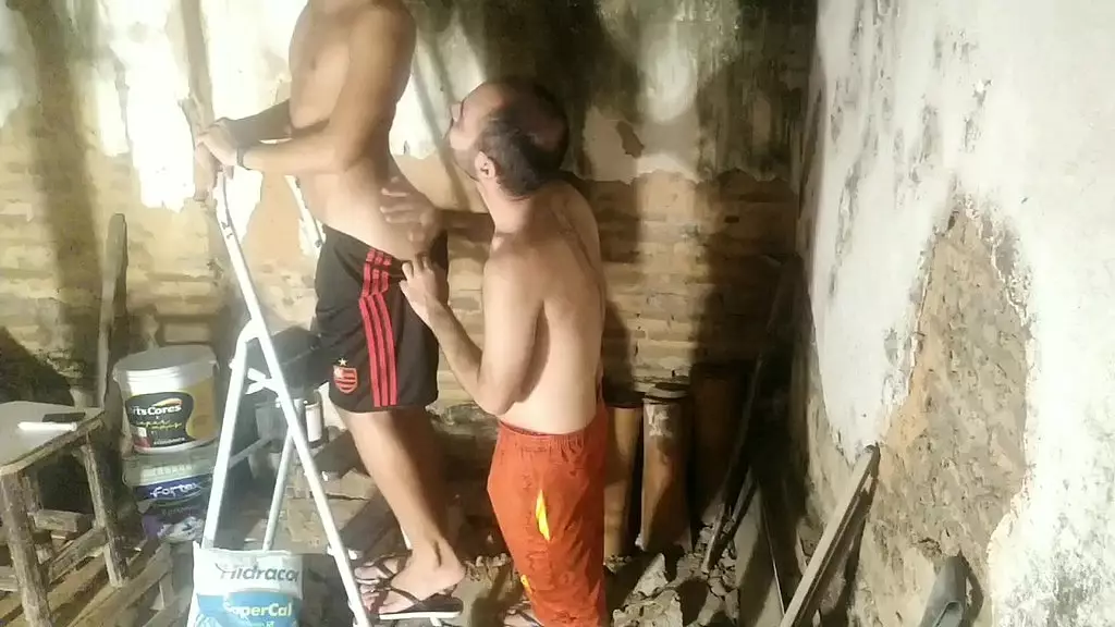 o pedreiro me comeu na constructao