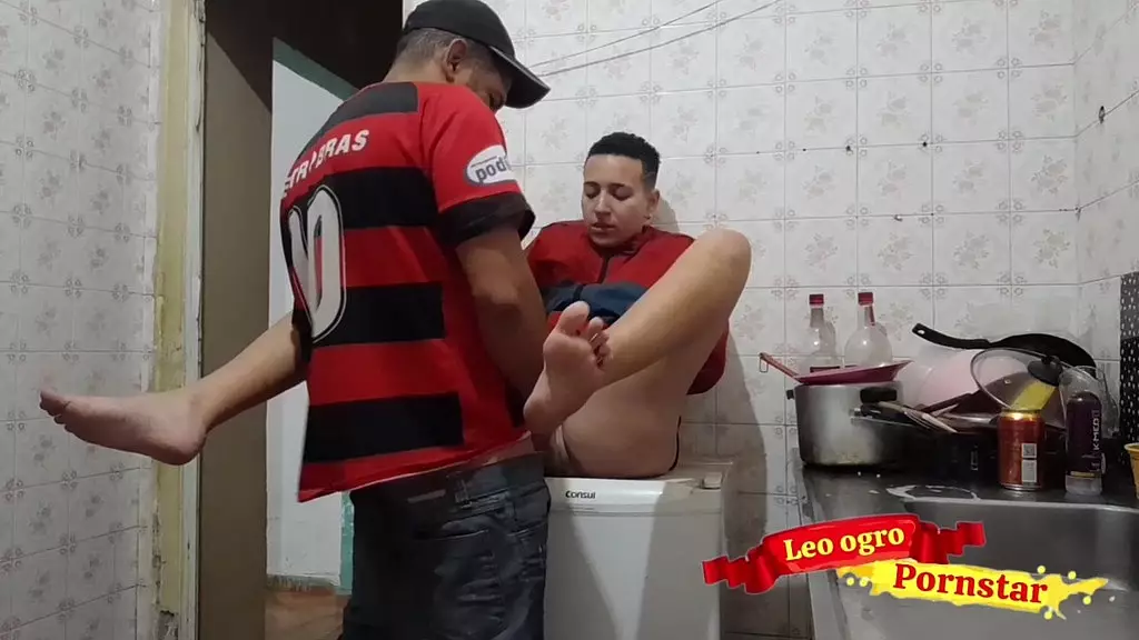 transei com meu amigo trans e gozei na buceta dele